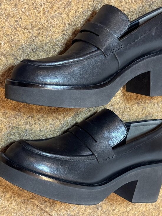 Stuart Weitzman Penny Leather Loafers in Black | Lyst Stuart Weitzman Black Sussex Leather Platform Penny Loafers Retail $550.00